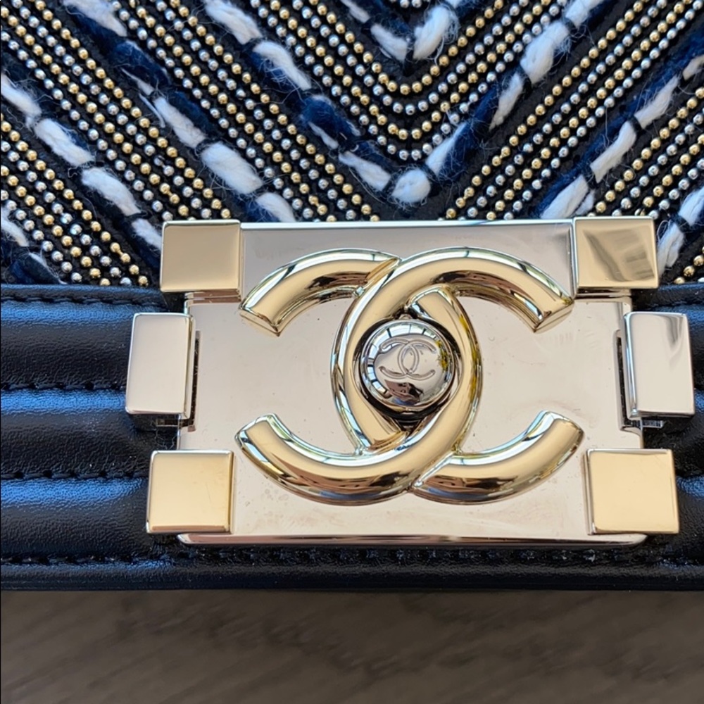 Chanel RARE Boy Bag - Picture 3 of 8